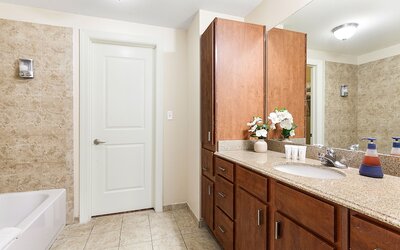Spacious Modern Condos near French Quarter