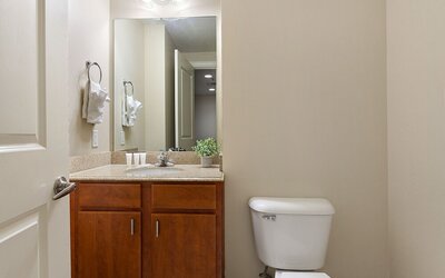 Spacious Modern Condos near French Quarter