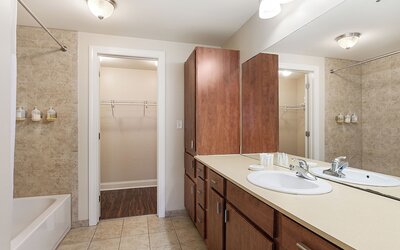 Spacious Modern Condos near French Quarter
