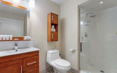Spacious Modern Condos near French Quarter