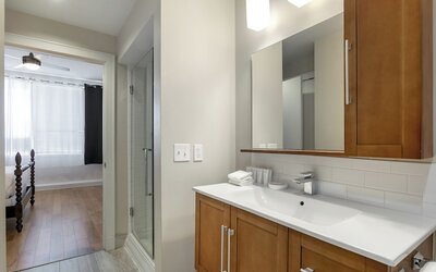 Spacious Modern Condos near French Quarter