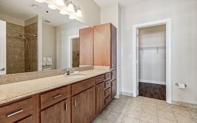 Spacious Modern Condos near French Quarter