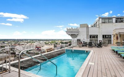 Spacious Modern Condos near French Quarter