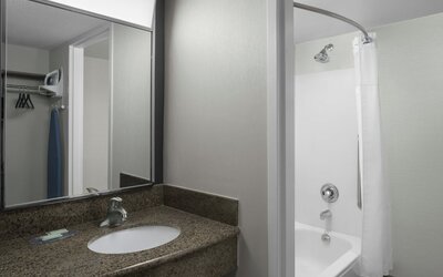 Courtyard by Marriott Atlanta Buckhead