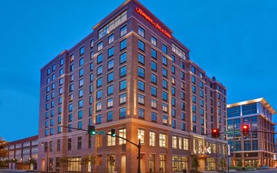 Hampton Inn & Suites Nashville Downtown Capitol View