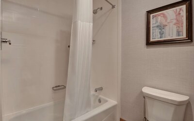 Hampton Inn & Suites Nashville Downtown Capitol View