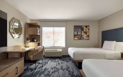 La Quinta Inn & Suites by Wyndham Austin Southwest