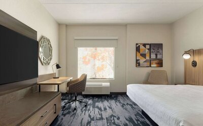 La Quinta Inn & Suites by Wyndham Austin Southwest