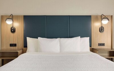 La Quinta Inn & Suites by Wyndham Austin Southwest
