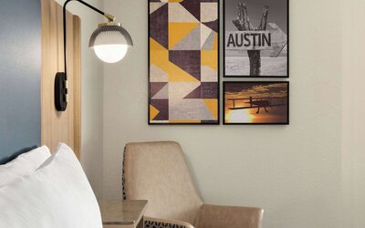 La Quinta Inn & Suites by Wyndham Austin Southwest
