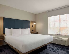 La Quinta Inn & Suites by Wyndham Austin Southwest