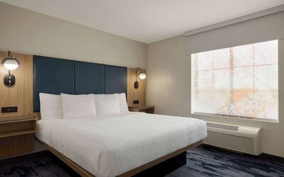 La Quinta Inn & Suites by Wyndham Austin Southwest