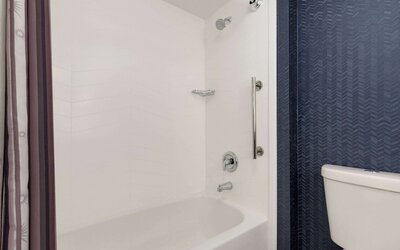 La Quinta Inn & Suites by Wyndham Austin Southwest