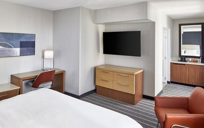 Courtyard By Marriott Nashville Downtown