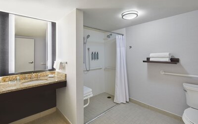 Courtyard By Marriott Nashville Downtown