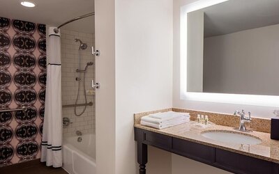Holiday Inn FRENCH QUARTER-CHATEAU LEMOYNE by IHG