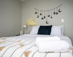ATL Downtown 2BR with Free Parking Gym