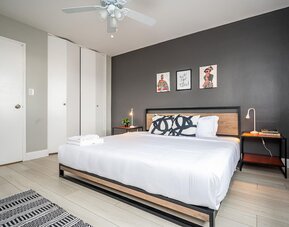 ATL Downtown 2BR with Free Parking Gym