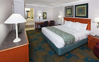 La Quinta Inn by Wyndham Austin Oltorf