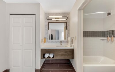 Sonesta ES Suites Austin The Domain Area