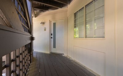 Newly Renovated Atlanta Gem Central Buckhead Apt