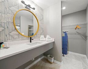 Newly Renovated Atlanta Gem Central Buckhead Apt