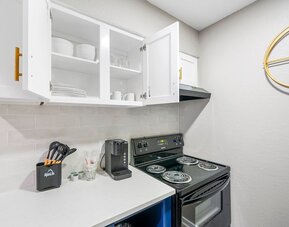 Newly Renovated Atlanta Gem Central Buckhead Apt