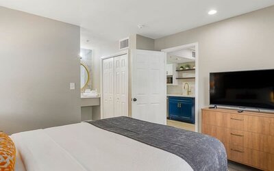 Newly Renovated Atlanta Condo Prime Buckhead Atl