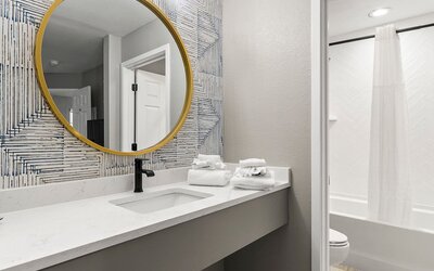 Stylish Buckhead Condo Your Urban Getaway in ATL