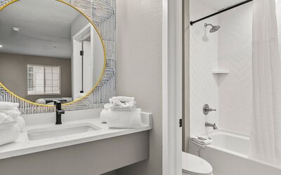 Stylish Buckhead Condo Your Urban Getaway in ATL
