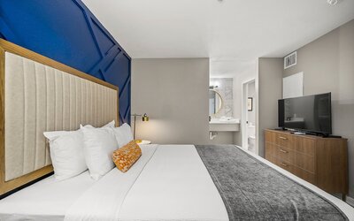 Stylish Buckhead Condo Your Urban Getaway in ATL