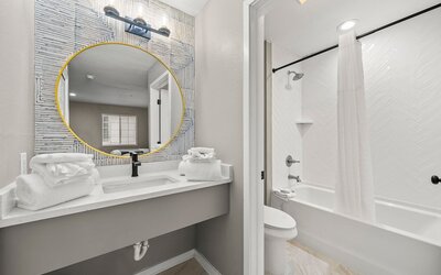 Stylish Buckhead Condo Your Urban Getaway in ATL