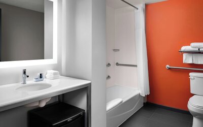 Aloft by Marriott Austin Downtown