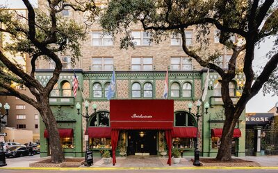 The Pontchartrain Hotel