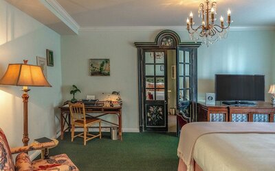 The Pontchartrain Hotel