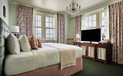 The Pontchartrain Hotel