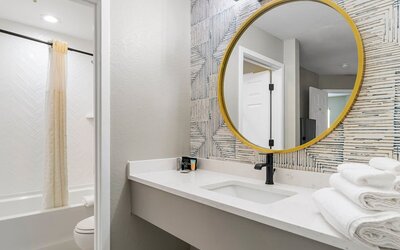 Chic Condo Retreat in Central Buckhead Atlanta