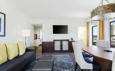 Hampton Inn & Suites Austin Downtown