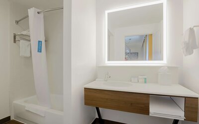 Hampton Inn & Suites Austin Downtown