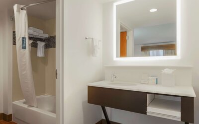 Hampton Inn & Suites Austin Downtown