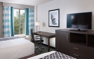 La Quinta Inn & Suites by Wyndham Atlanta Airport North