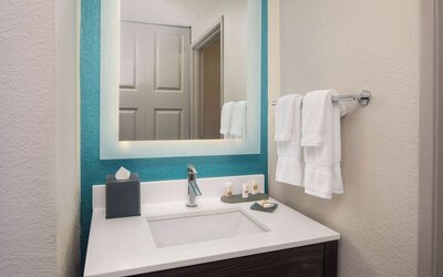 La Quinta Inn & Suites by Wyndham Atlanta Airport North