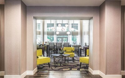 La Quinta Inn & Suites by Wyndham Atlanta Perimeter Medical