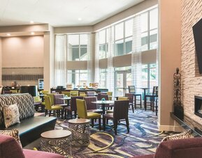 La Quinta Inn & Suites by Wyndham Atlanta Perimeter Medical
