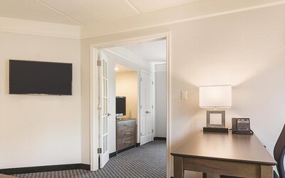 La Quinta Inn & Suites by Wyndham Atlanta Perimeter Medical