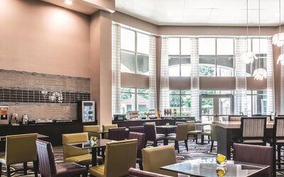 La Quinta Inn & Suites by Wyndham Atlanta Perimeter Medical