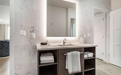 Cambria Hotel Austin Uptown Near The Domain