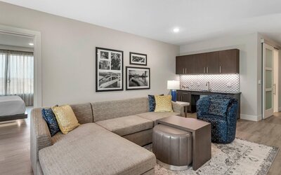 Cambria Hotel Austin Uptown Near The Domain