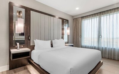 Cambria Hotel Austin Uptown Near The Domain