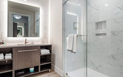 Cambria Hotel Austin Uptown Near The Domain